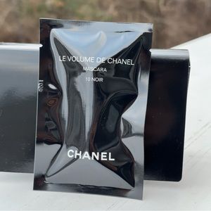 LE VOLUME DE CHANEL 10Noir